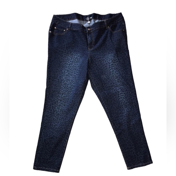 Lane Bryant Denim - Lane Bryant Animal print pants EUC size 24